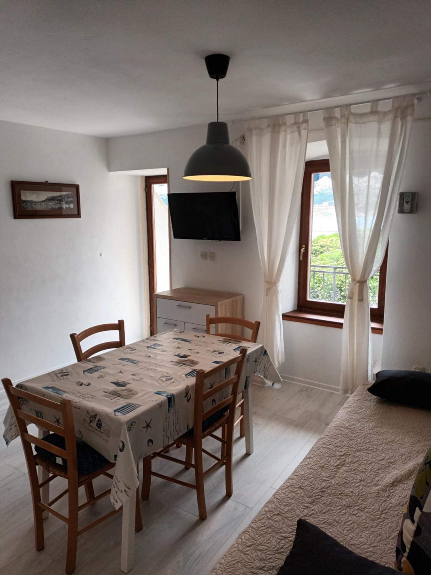 Apartments Dorcic Башка Екстер'єр фото